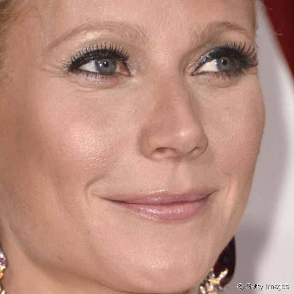 Gwyneth Paltrou realçou os olhos com esfumado de sombra cinza